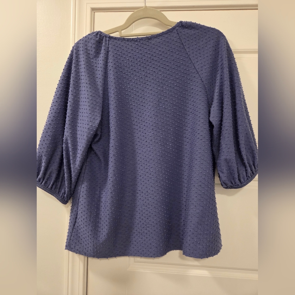 W5 Women's‎ Blue Textured Button-Up Top - Picture 6 of 8